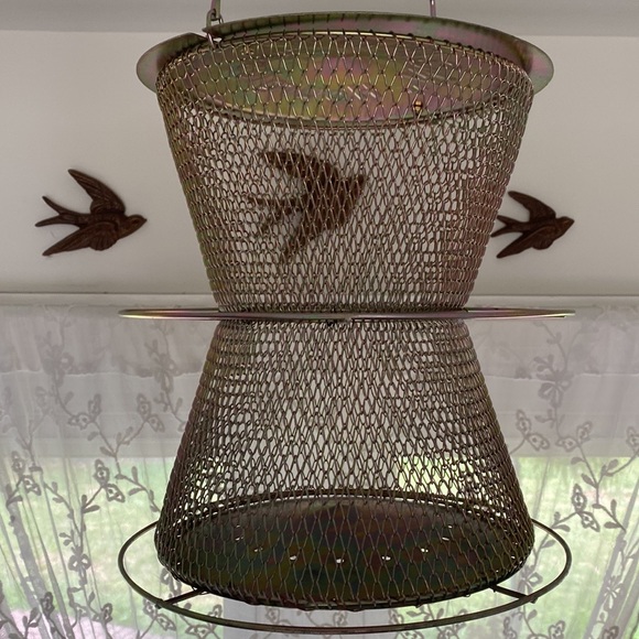 Vintage NEW NO/NO Hourglass Collapsible Wire Basket Brass Bird Feeder.